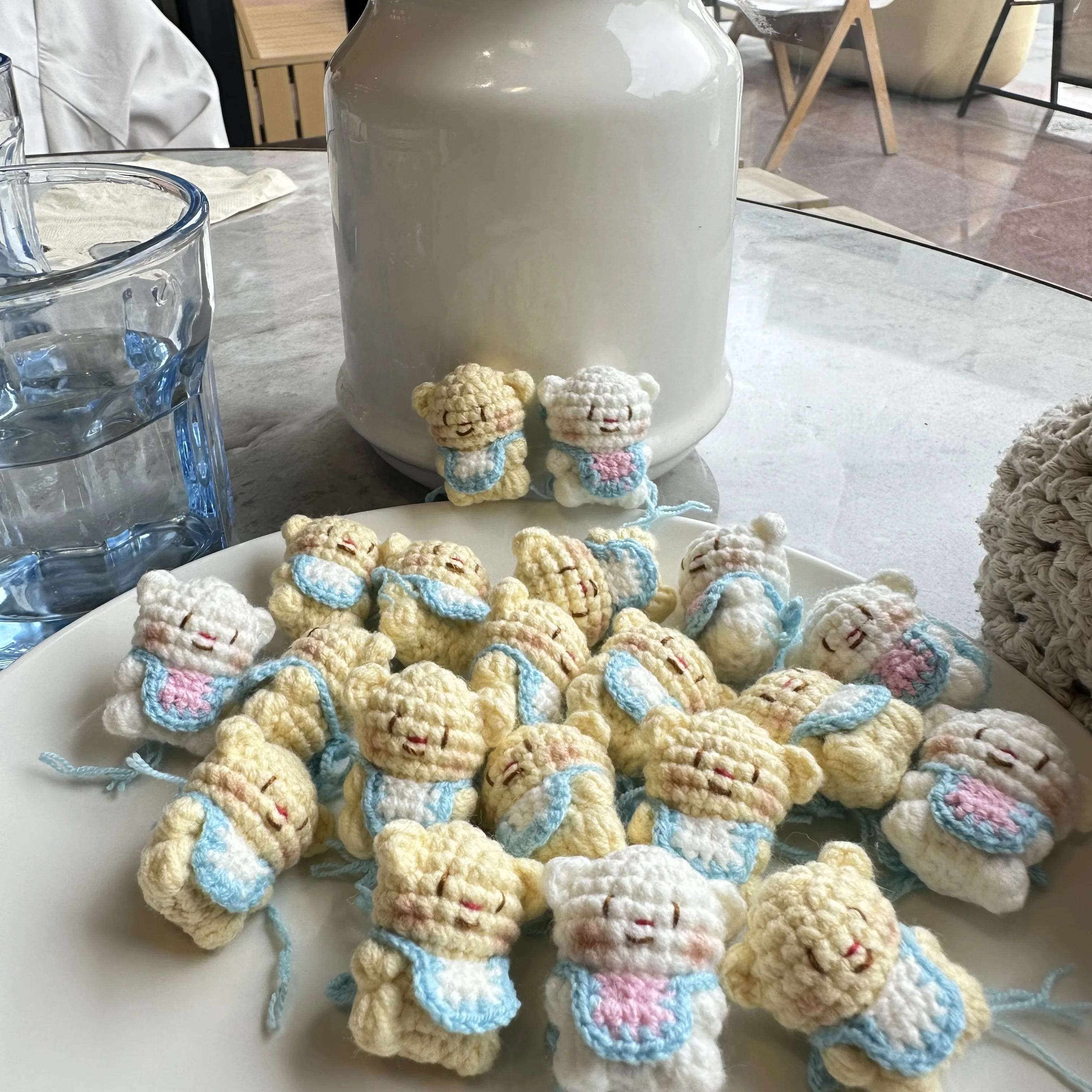 3pcs 3cm So mini Creative Handmade Crocheted Colorful Bears Pendant Wool Woven Keychain Car Bag Boutique Pendant Key Ring