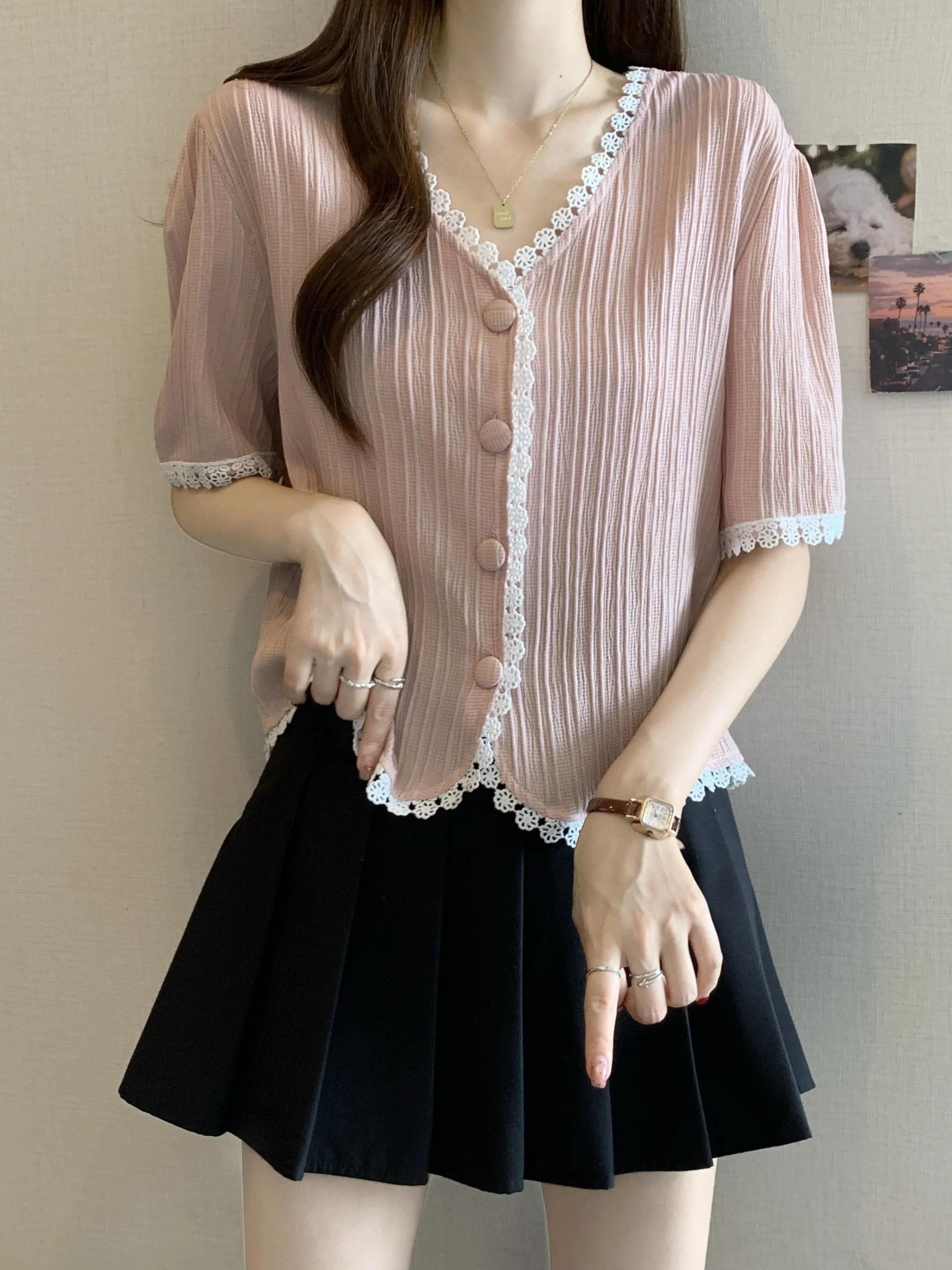 

Женская летняя хлопковая блузка больших размеров с V-образным вырезом, кружевной отделкой и коротким рукавом, скрывающая живот, модная повседневная модель