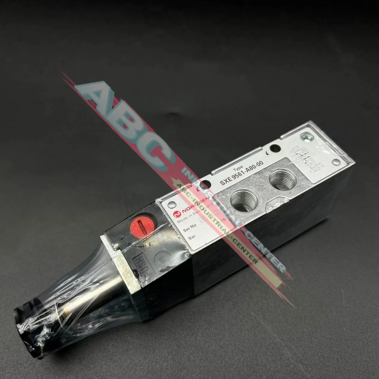 New  SXE9561-A80-00 Solenoid Valve SXE9573-170-00 in box