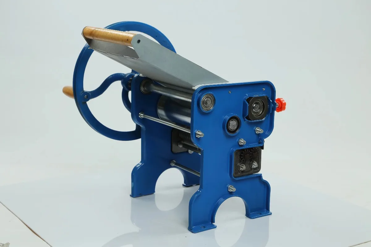 ماكينة صنع المعكرونة المسطحة اليدوية 180-4FXZC للاستخدام المنزلي لمحلات الطعام في الفنادق تتميز بمحمل عجينة البيتزا