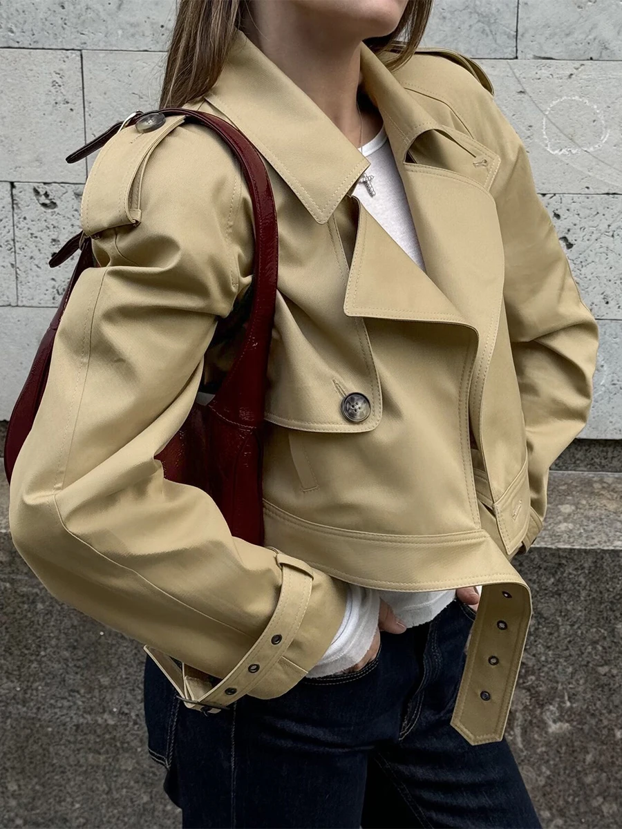 Bornladies 2026 European and American Style Split Collar Short Windbreaker Suitable for Daily Casual Style Outerwear Outfit