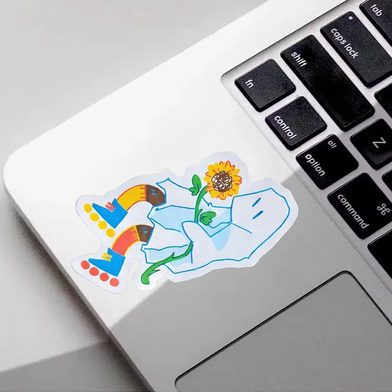 

изготовлены из винила, украшены милыми принтами с персонажами, гладкие. Милые маленькие наклейки для ноутбуков, мобильных телефонов, бутылок с водой.