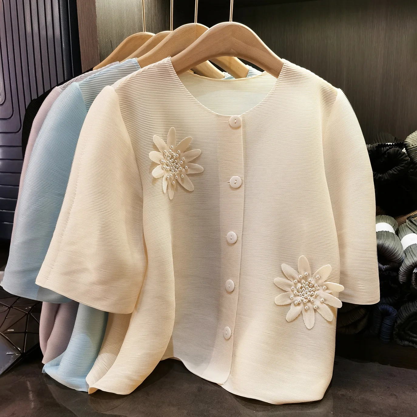 Miyake New 2025 Fashion Heavy Beading Embossed Pleated Short Jacket Temperament Commuting Single-breasted Solid Color Blouse