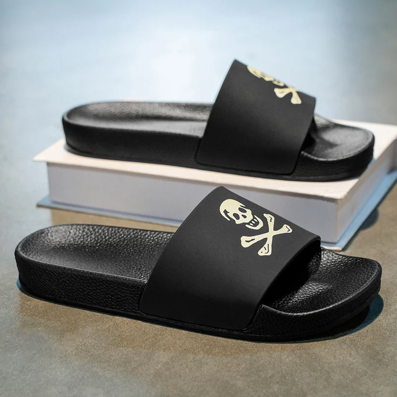 2026 Summer Couple Fashion Men's Slippers Comfortable Beach Shoes Skull Sandals Antiskid Open Toe Flip Flops Big Size Slides Men