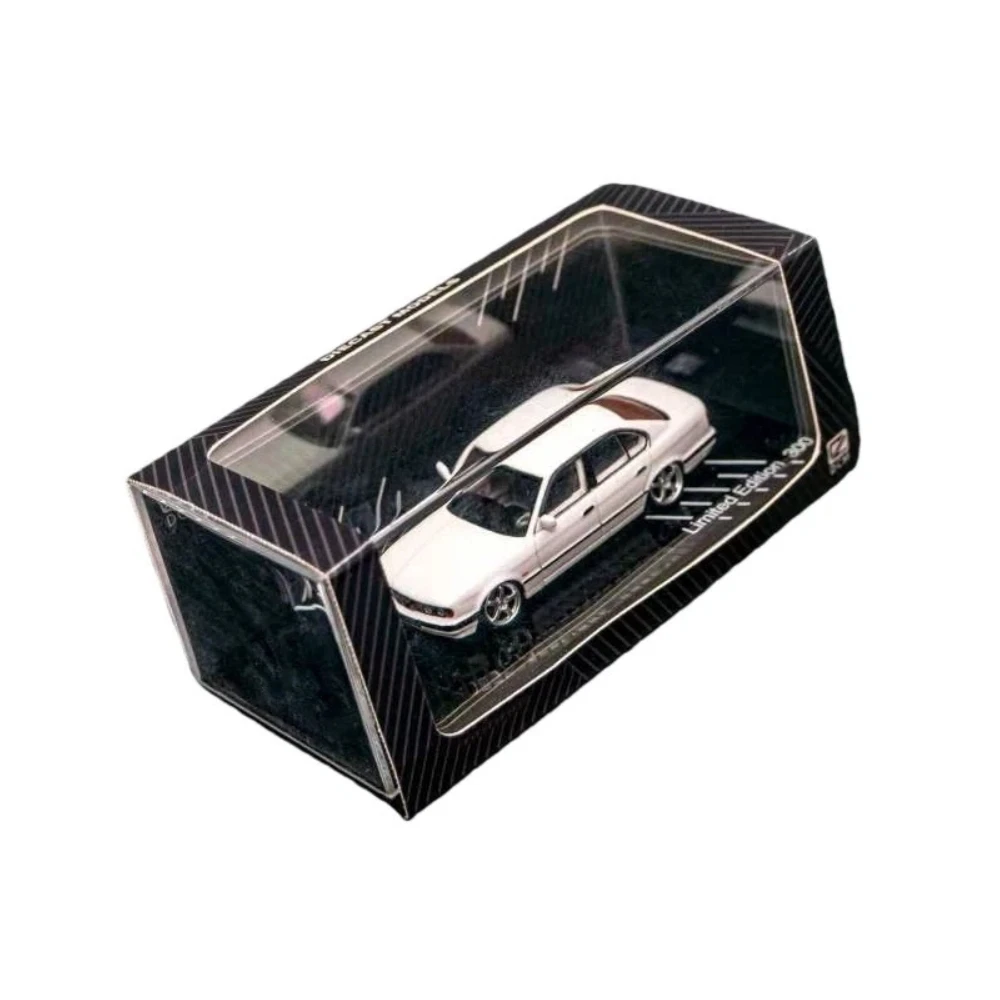 ما قبل البيع DCM 1:64 Low Rider E32 7-Series / E34 5-Series / E38 7-Series L7 Diecast Metal Car Limited Colletible 14+