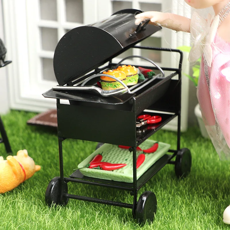 Juego de barbacoa de metal en miniatura para casa de muñecas a escala 1:12, estante cuadrado para barbacoa con parrilla al aire libre + carrito de juguete |   Accesorios de decoración DIY para juego de imitación
