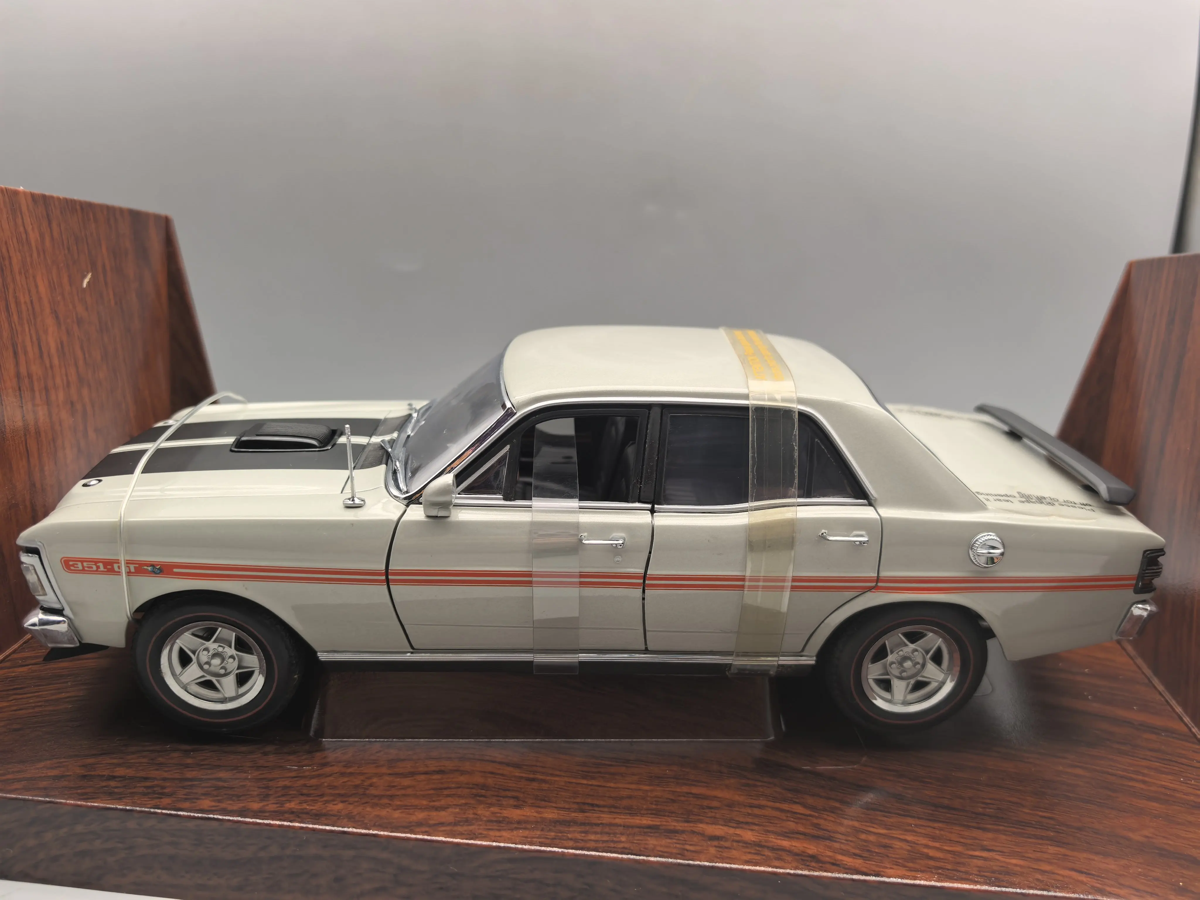 Autoart 1:18 FALCON XY GTHO Simulation Limited Edition All Open Alloy Metal Static Car Model Toy Gift