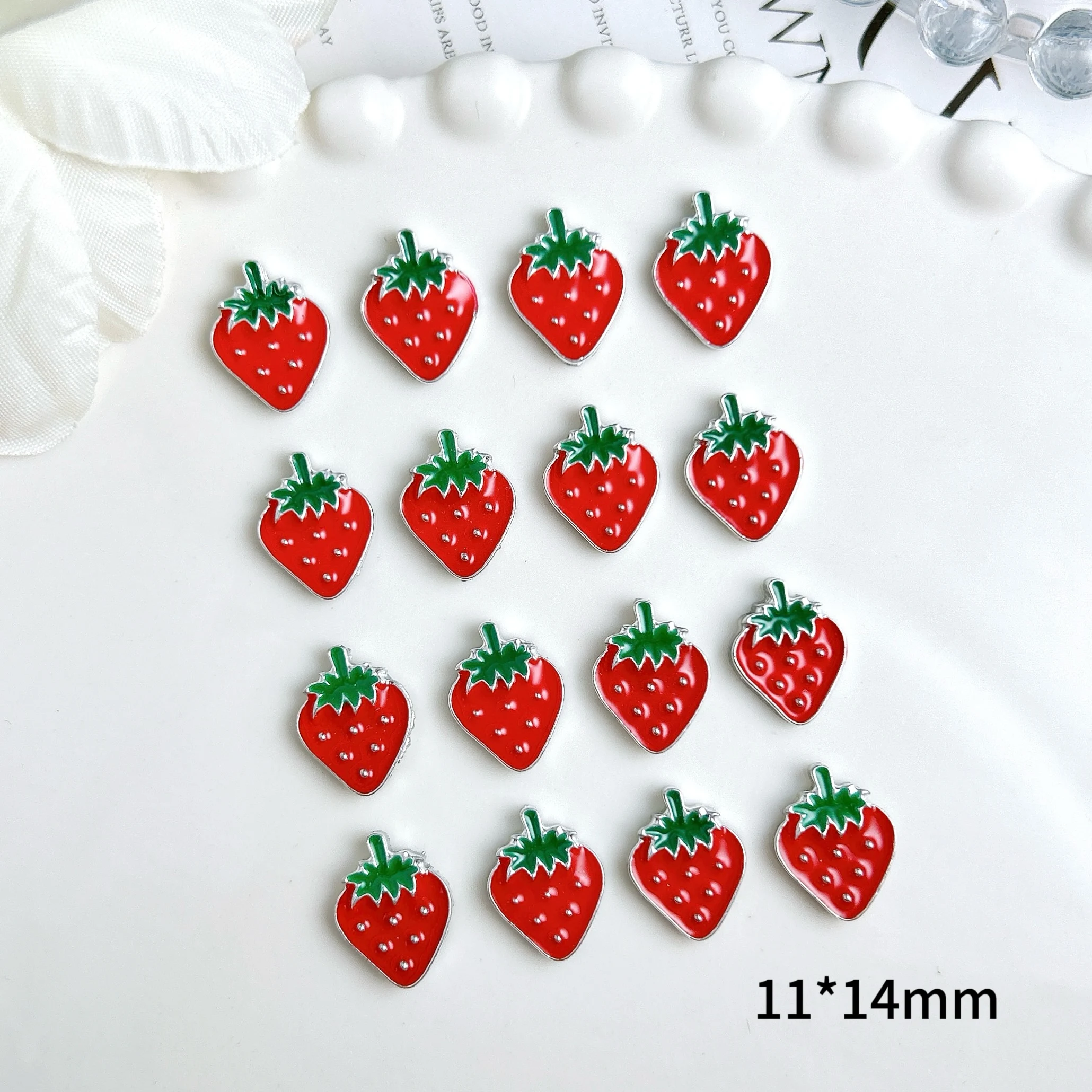 30 pçs adorável simulado morango liga encantos da arte do prego 3d criativo verão vermelho morango decorações de unhas diy grampo de cabelo unhas