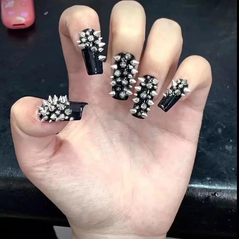 100 pz Unghie Oro Metallico Paillettes per unghie Pendenti e Ciondoli 3D Nail Art Consigli Decorazione Oro Perline di Metallo Rivetto Gioielli per unghie Pietra