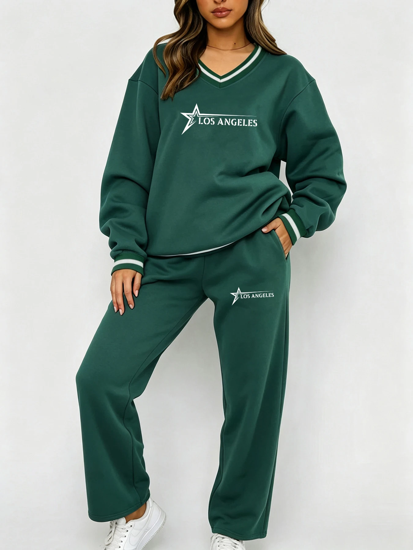 Women's loose oversized V-neck sweatshirt and pants two-piece set, star and letter print, essential for autumn and winter, fleece-lined and thickened V-neck sweatshirt and sweatpants set, European and American trendy style for couples, long-sleeve regular fit, machine washable, durable, women's casual versatile set, warm, comfortable, windproof, slimming, fashionable and trendy for going out and commuting. V-neck design is practical and beautiful, sweatshirt and jogger pants two-piece set, women's clothing