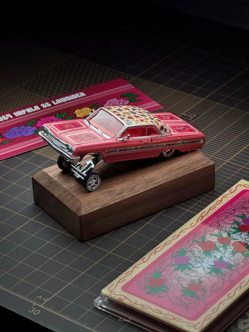 97M Model 1/64 Scale 1964 Impala SS Lowrider Bounce Car Alloy Car Model Classics Adult Souvenir Gift Static Display