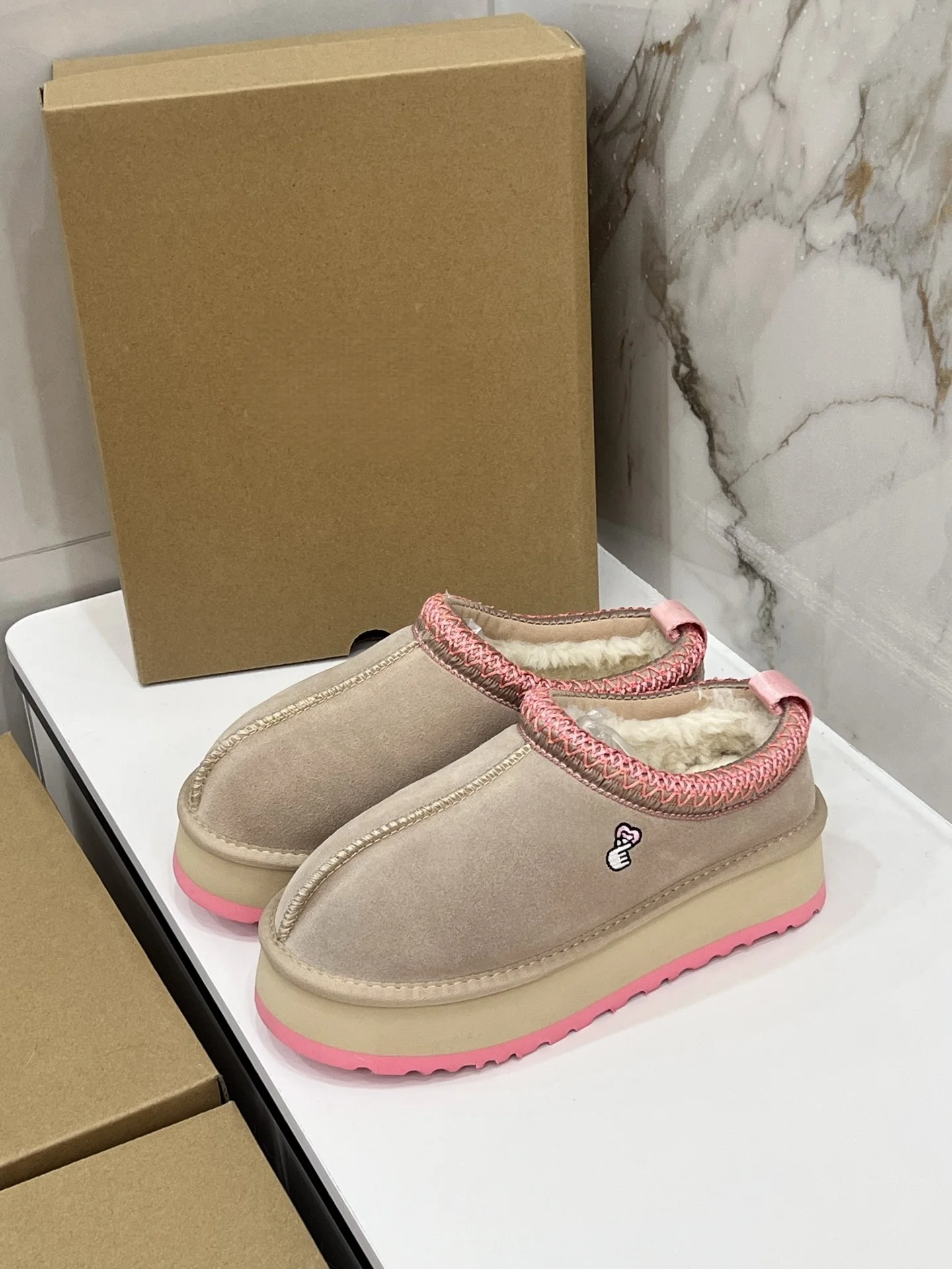 

Новые зимние женские теплые хлопковые туфли Tats - зимние ботинки без шнуровки из толстого флиса, нескользящая повседневная обувь Snowland