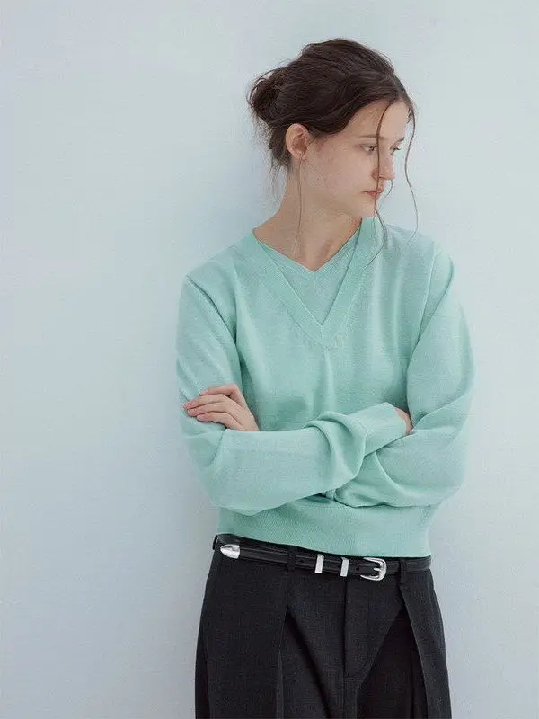 

Женский шерстяной вязаный свитер с V-образным вырезом и длинными рукавами, повседневный, стандартный крой, дизайн с эффектом двухслойности, цветной, коллекция «Привет, Сентябрь»