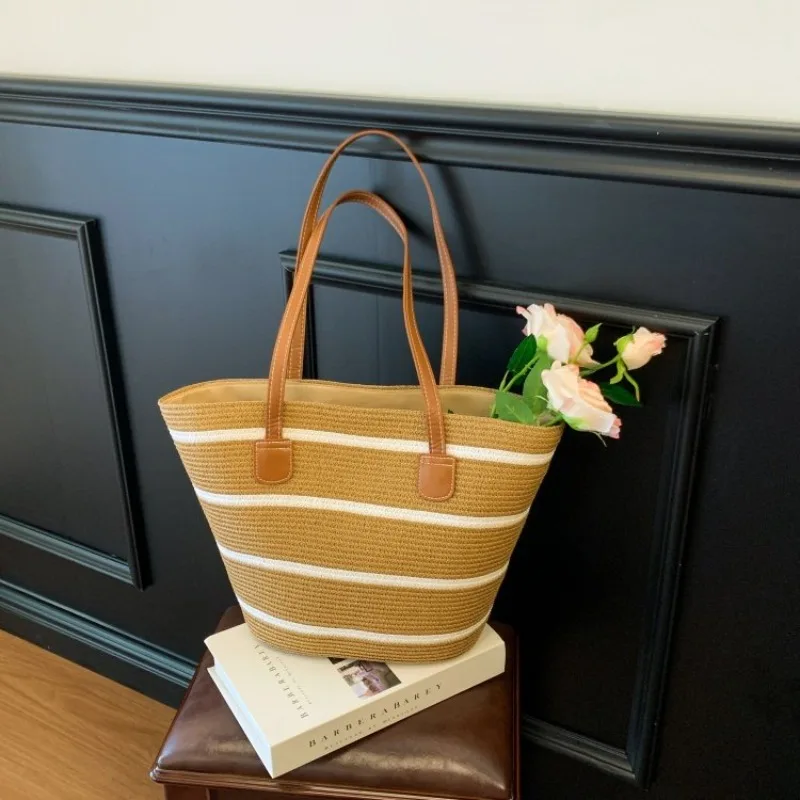 

Iconic Messenger Designer Diaper Bag For Women Luxury Leather Tote Elegant Crossbody Bag Stylish Fashion