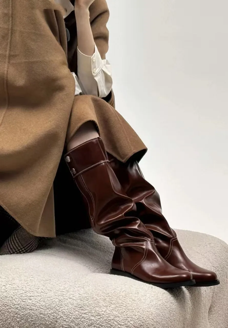 New Women's Brown Patent Leather Knee High Boots Ruched Design Button Decor Round Toe Flat Heel Fashion Casual Daily Boots