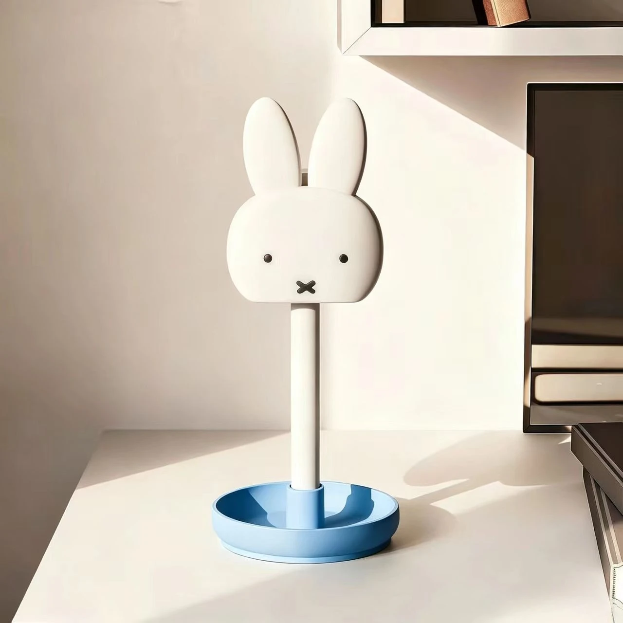 Nieuwe Miffy Persoonlijkheid Creatieve Animatie Perifere Oortelefoonhanger Cartoon Schattig Tweedimensionaal Desktop Opbergornamenten Cadeau