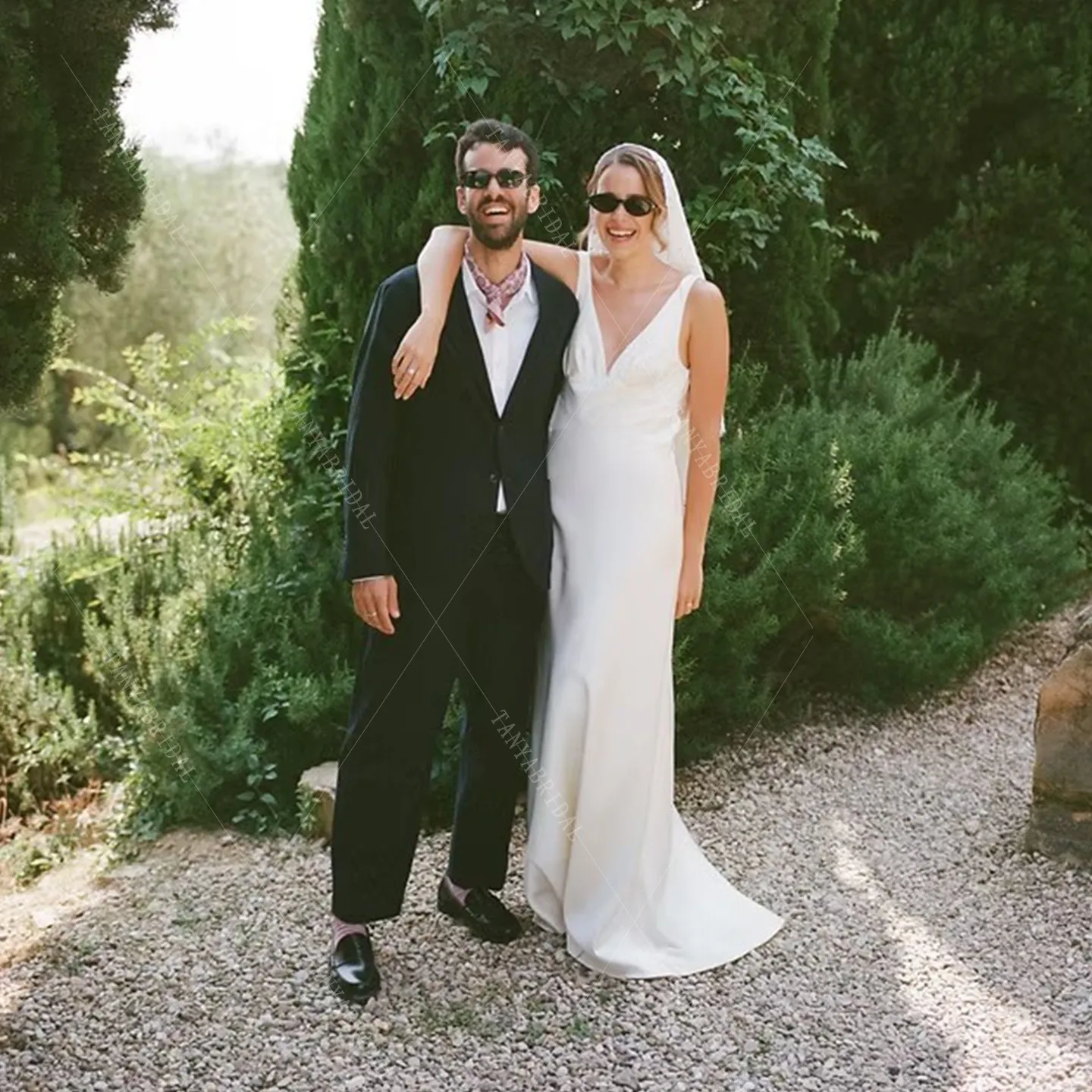 Classic Deep V Neckline Soft Satin Wedding Dress For Women Sleeveless Backless A Line Simple Bridal Party Dress TSWD898