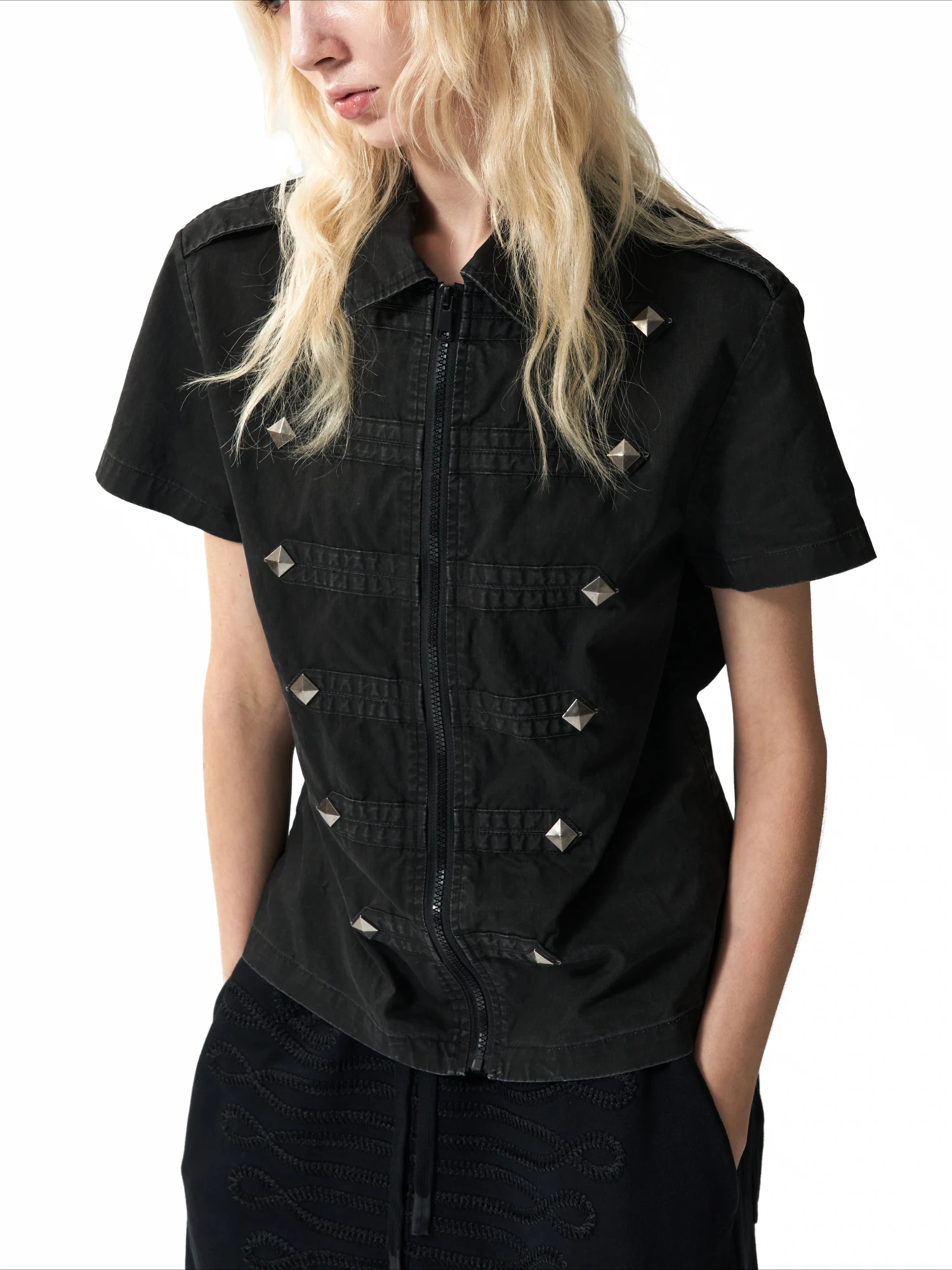 

Women Darkcore Y2K Punk Rivet Epaulettes Zip-up Shirt Jacket Washed Vintage Short Sleeve Gothic Palace Style Streetwear Top
