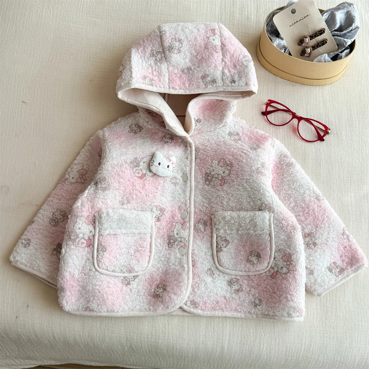 

Зимняя плюшевая верхняя одежда с капюшоном для девочек, милая теплая куртка с двойным карманом Hello Kitty для маленьких девочек, однобортные толстые хлопковые пальто