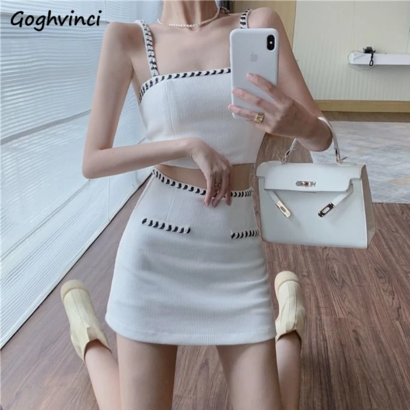 

Женские комплекты, тонкие сексуальные укороченные топы, летние вязаные мини-юбки на бретельках, модные корейские стильные офисные женские минималистичные шикарные наряды