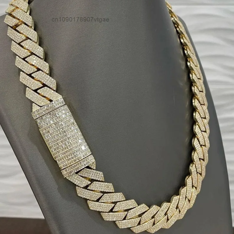 Customizable 20MM Iced Out Moissanite Diamond Cuban Link Chain Hiphop in 925 Sterling Silver Moissanite Cuban Link Chain.