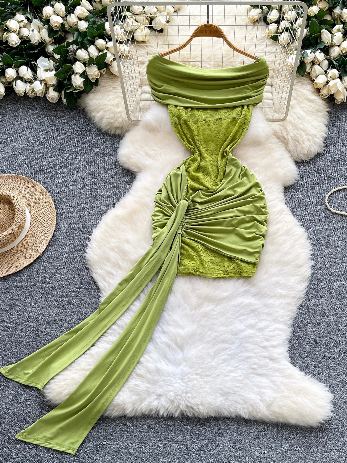 فستان قصير مثير مكشوف الأكتاف من الدانتيل من Foamlina فستان نسائي سادة بدون حمالات شفاف مرقع وشاح ربط مكشكش بقصة ضيقة للحفلات