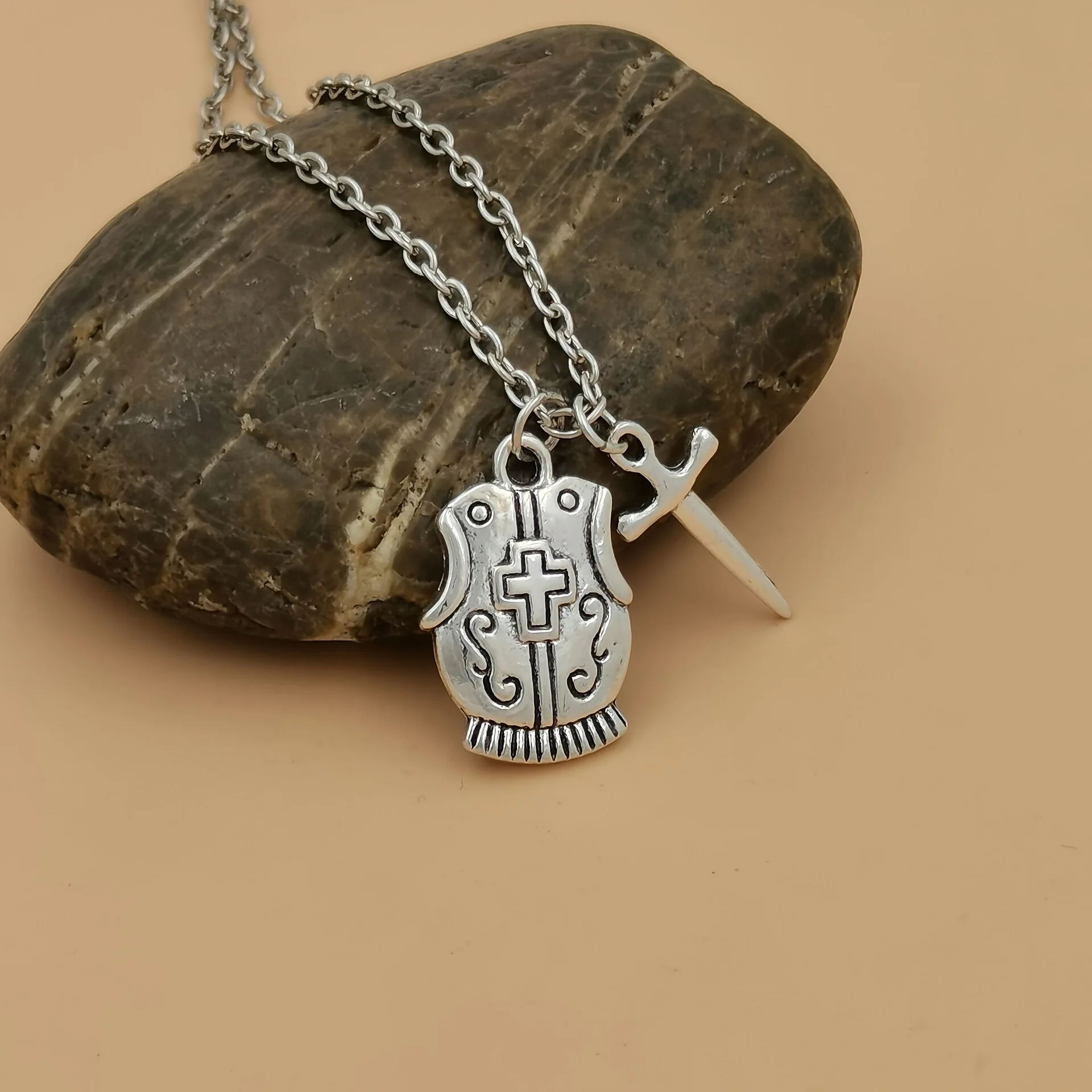 1Pc Fashion Armor Sword Alloy Pendant Necklace, Unisex Party Jewelry Gift, A-835d