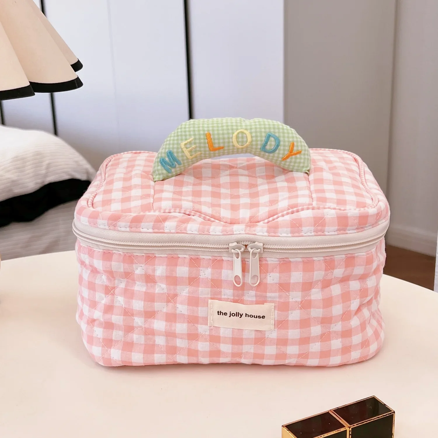 Small fresh ins multifunctional plaid makeup bag Portable travel makeup storage Maca color wash