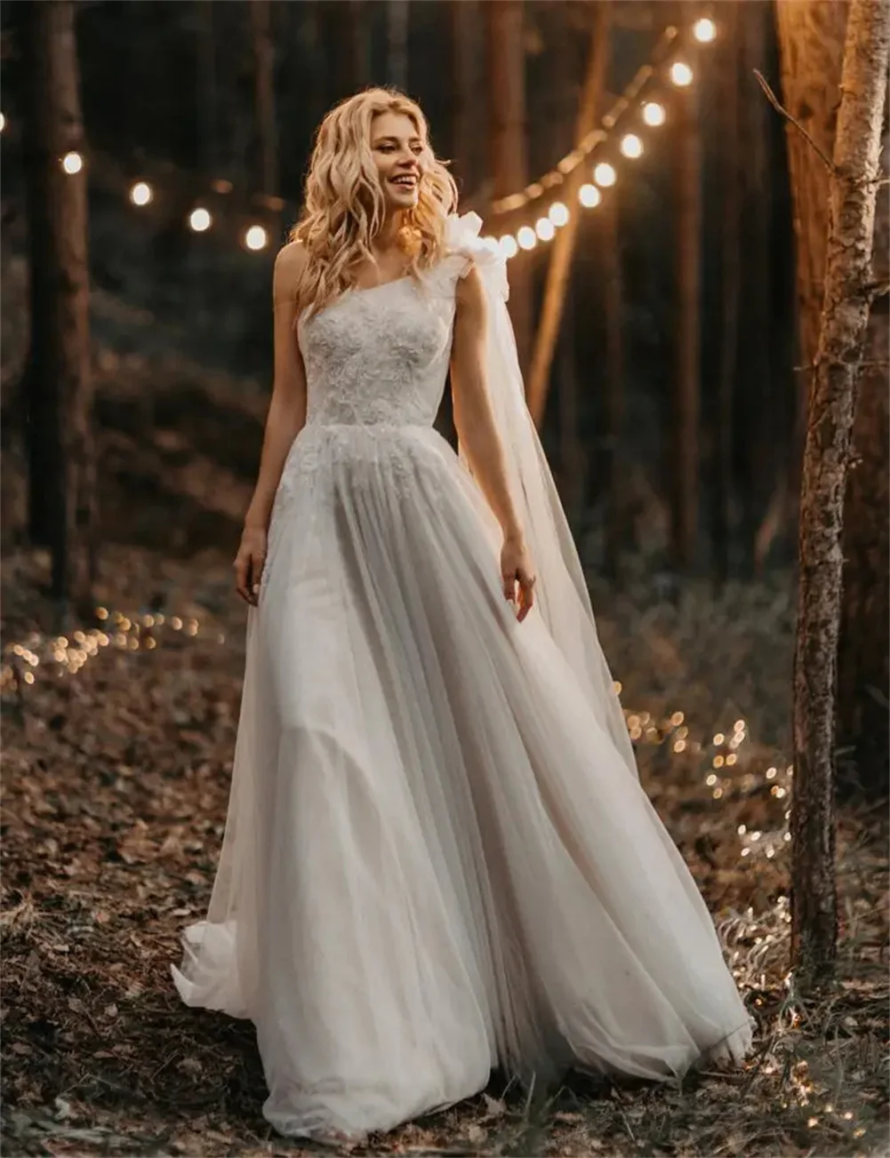 

Customized White Elegant One Shoulder Lace Appliques Beading Tulle A Line Wedding Dress For Bride Boho Sweep Train Bridal Gowns