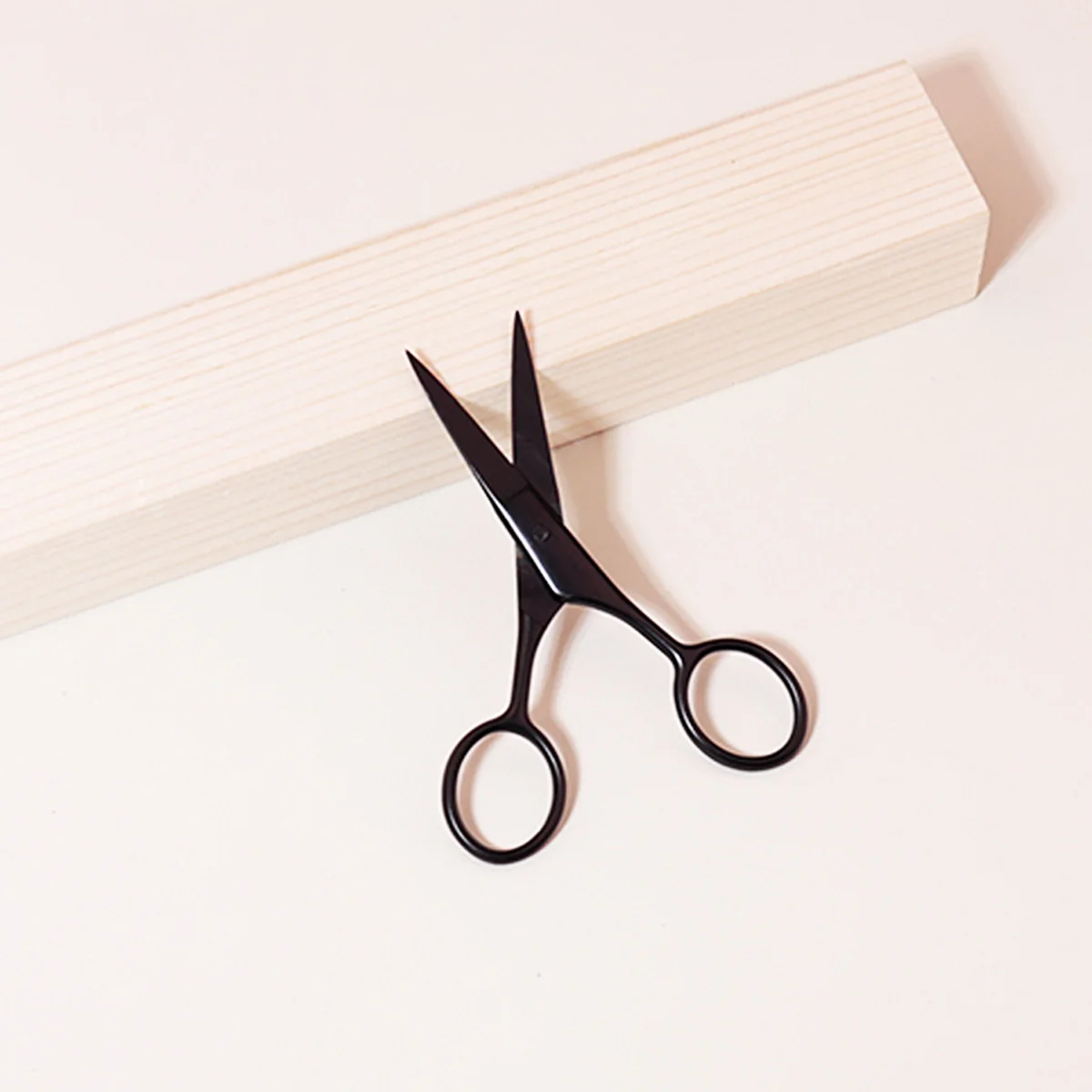 

Beard scissors, suitable for men's facial hair scissors, pointed scissors for shaving, styling tool