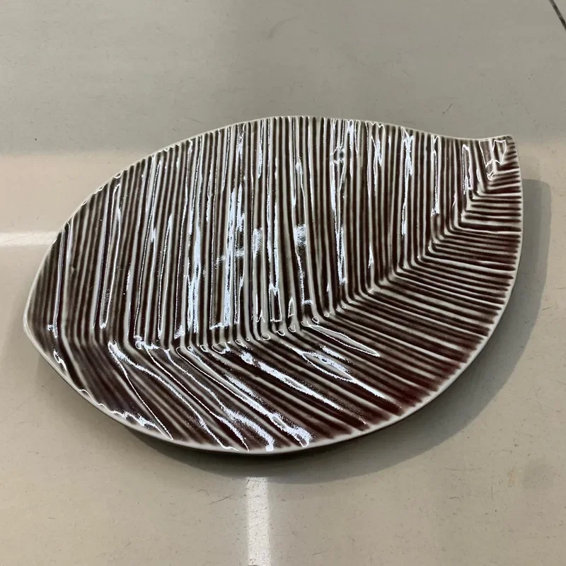 12 Inch Japanese Style Ceramic Sushi Plate Gray Red Kiln Glaze Flat Panel Dish Banana Leaf Pattern Porcelain Dinnerware for