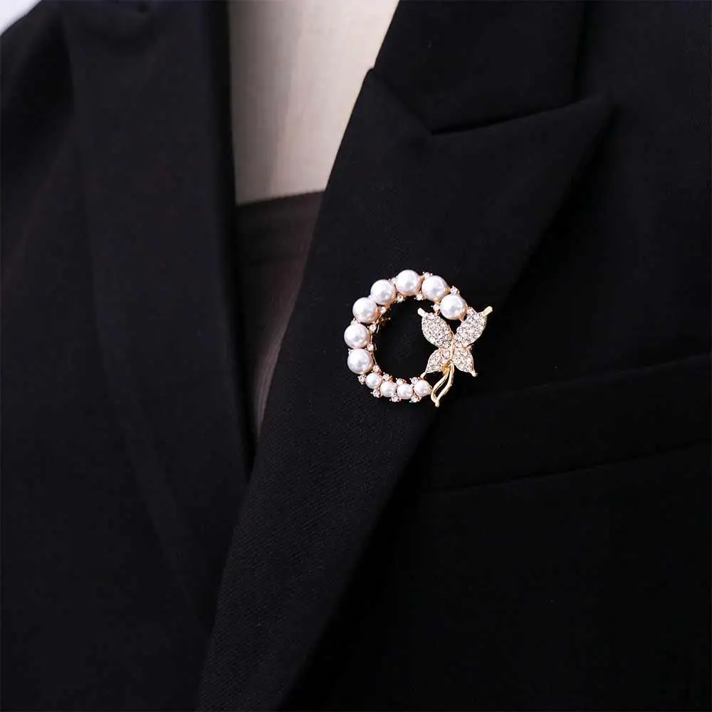 Baroque Circle Butterfly Brooch Elegant Trend Wreath Butterfly Brooch Personality Fashion Rhinestone Circle Brooches Party