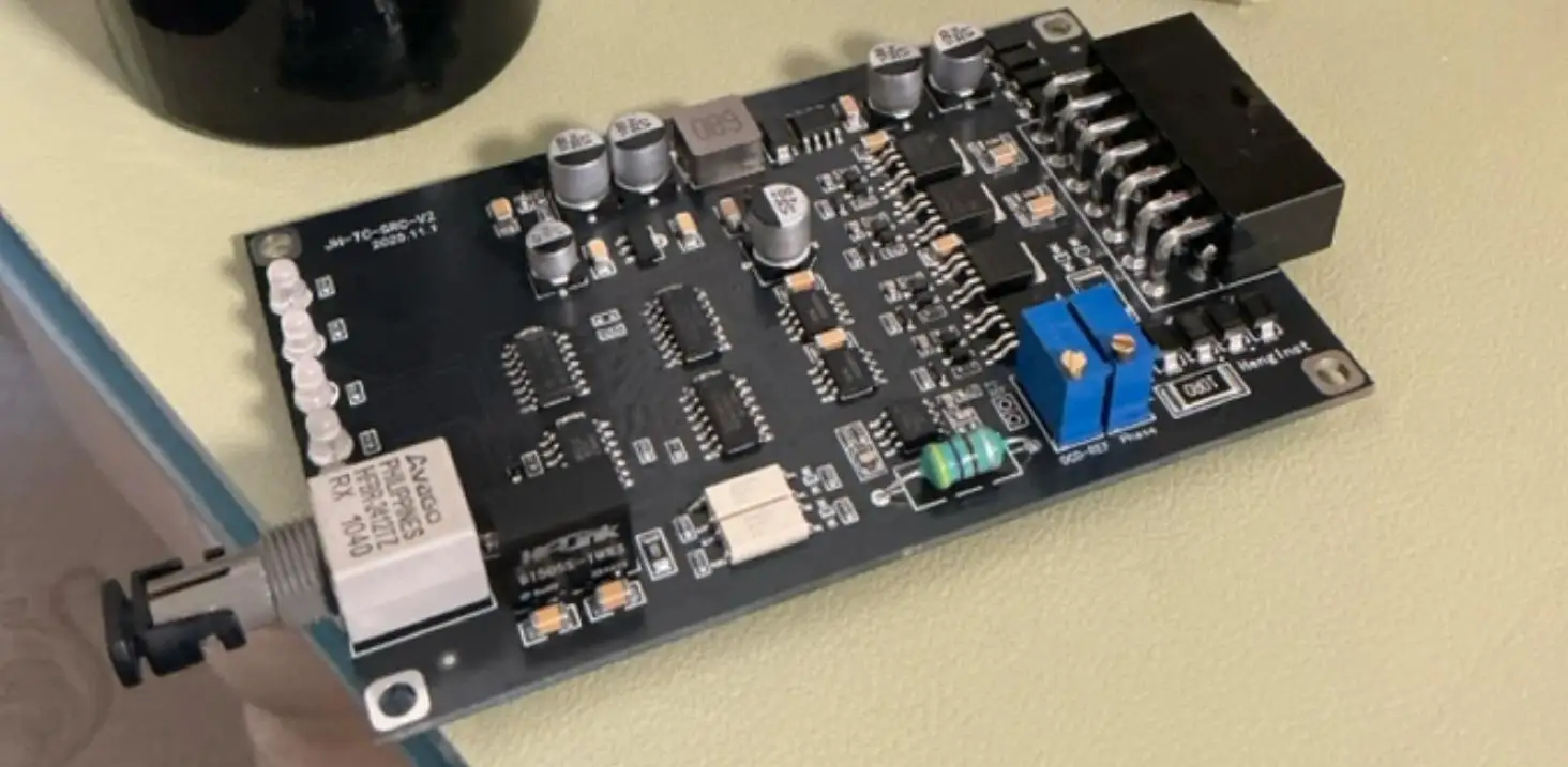 controlador-de-resonancia-en-serie-drsstc-para-simulacion-de-rayos-artificiales-y-calentamiento-por-induccion-controlador-de-resonancia-en-serie