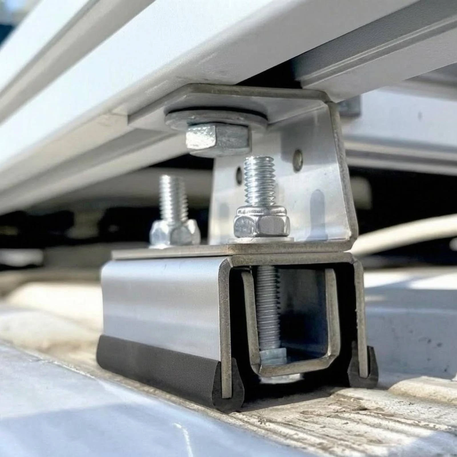 6 Pieces Roof Rack Bracket 90-Degree Angle Cargo Rack Bracket Vehicle Accessory Metal Automotive Hardware Scratch Resistant