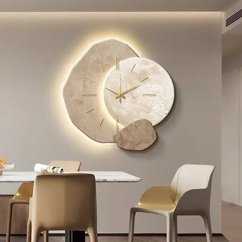 35CM Creative Quiet Indoor Wall Clock Irregular Decorative for The Living Room Decorated Wooden