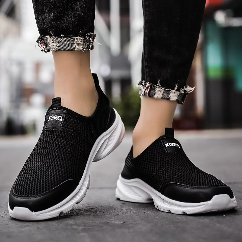 Lightweight Men Casual Shoes Breathable Slip on Male Casual Sneakers Anti-slip Men's Flats Outdoor Walking Shoes Size 38-47