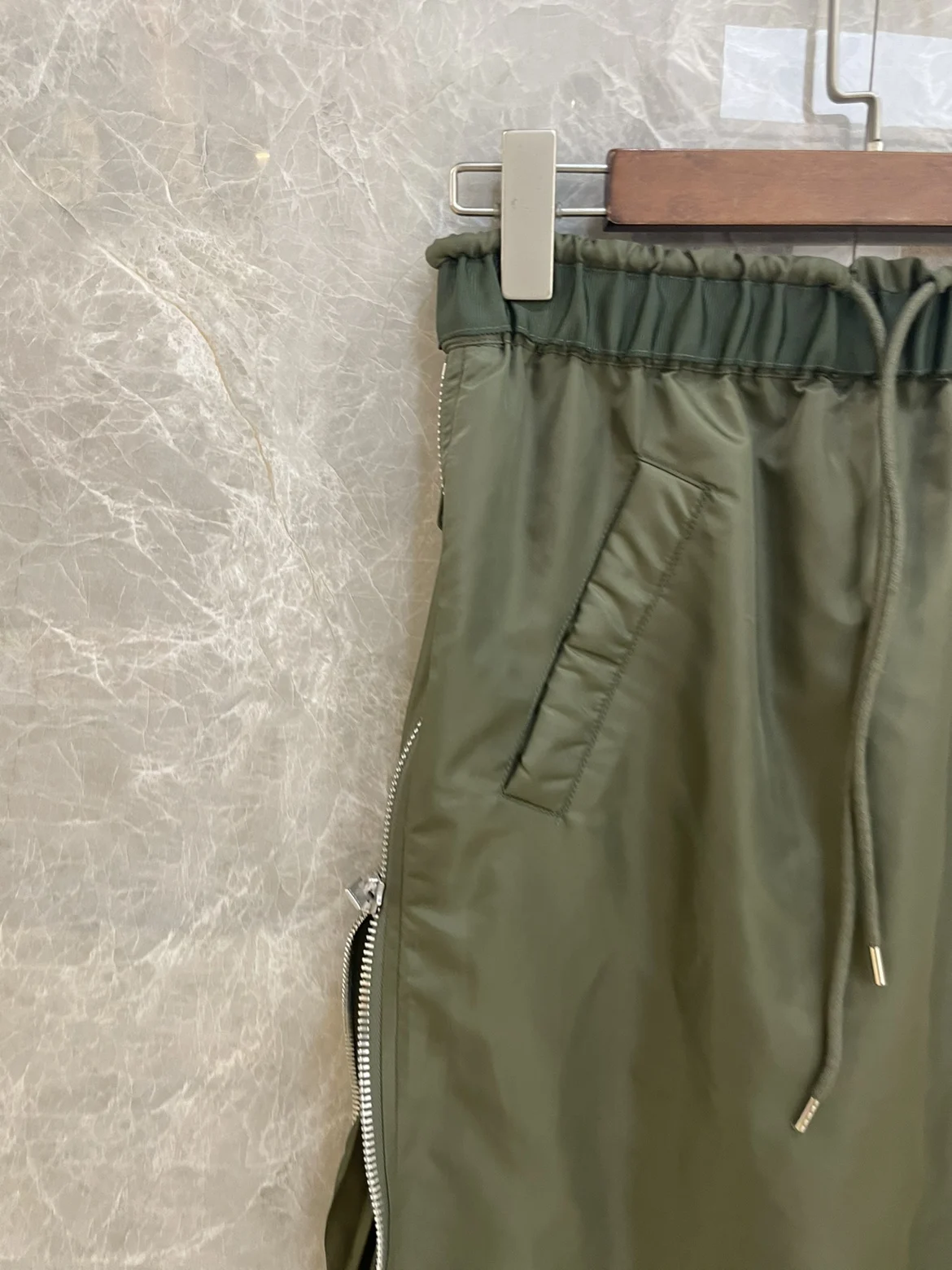 FOG SACAI Dstring-Plissee-Rock 2024, neuer SLE-Schlankheitsrock mit seitlichem Reißverschluss, Taille, Cinching-Wickelkörper, plissierter langer Rock