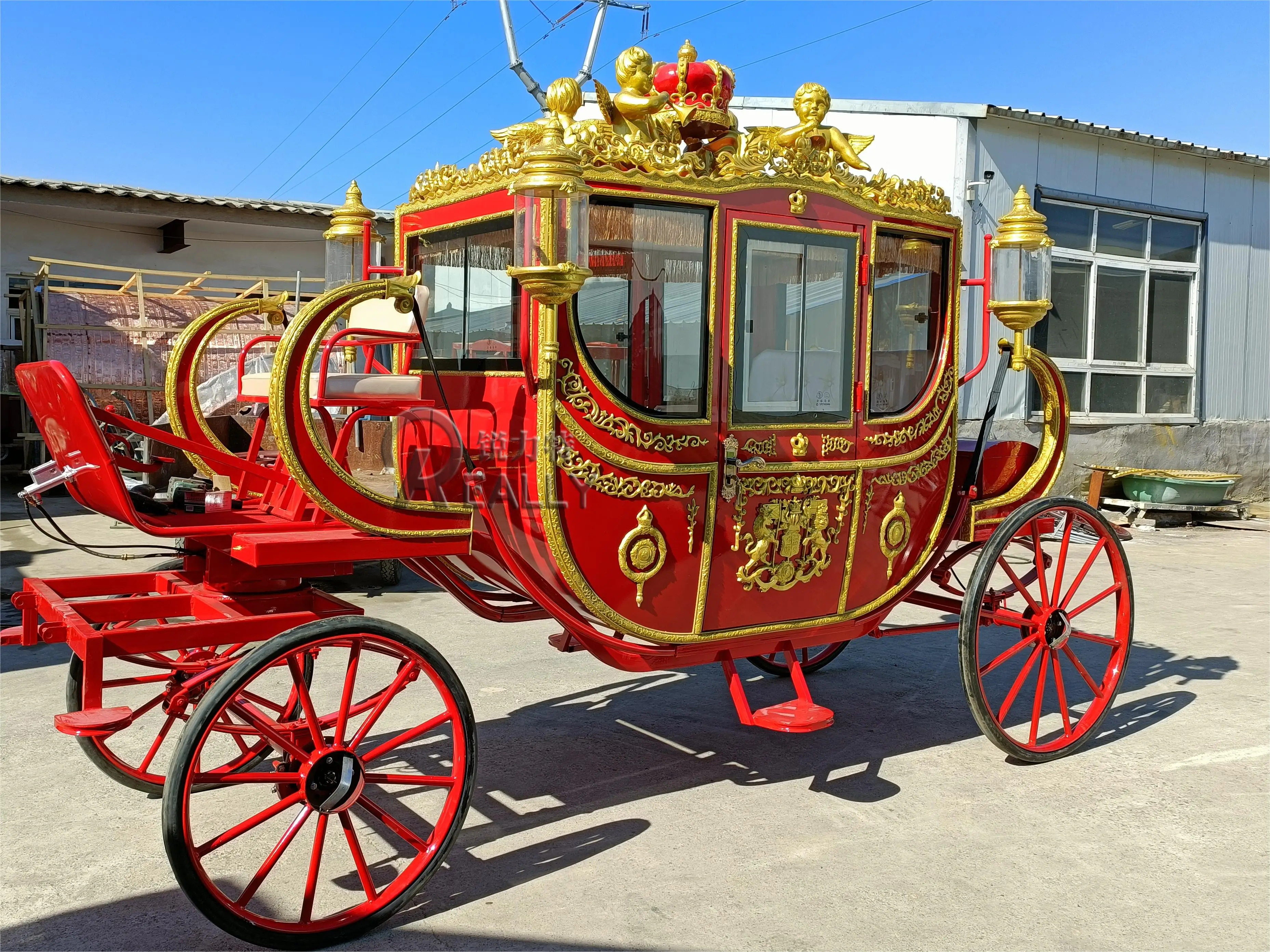 2024 Latest Cinderella Horse Carriage With Crown Princess Wedding Classic Fashion Queen Pumpkin Horse Drawn Carriage