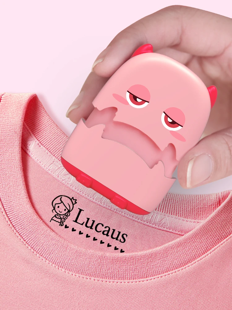 Sello de nombre personalizable para estudiantes: kit de sello impermeable de tamaño de viaje, con tinta ecológica, útiles escolares y juego de regalo aprobado por el maestro