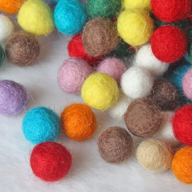 10Pcs Wełniane filcowe kulki Pom Poms dla dziewczynek DIY Dekoracja pokoju Kolorowa kula Fetl 1,2 cm