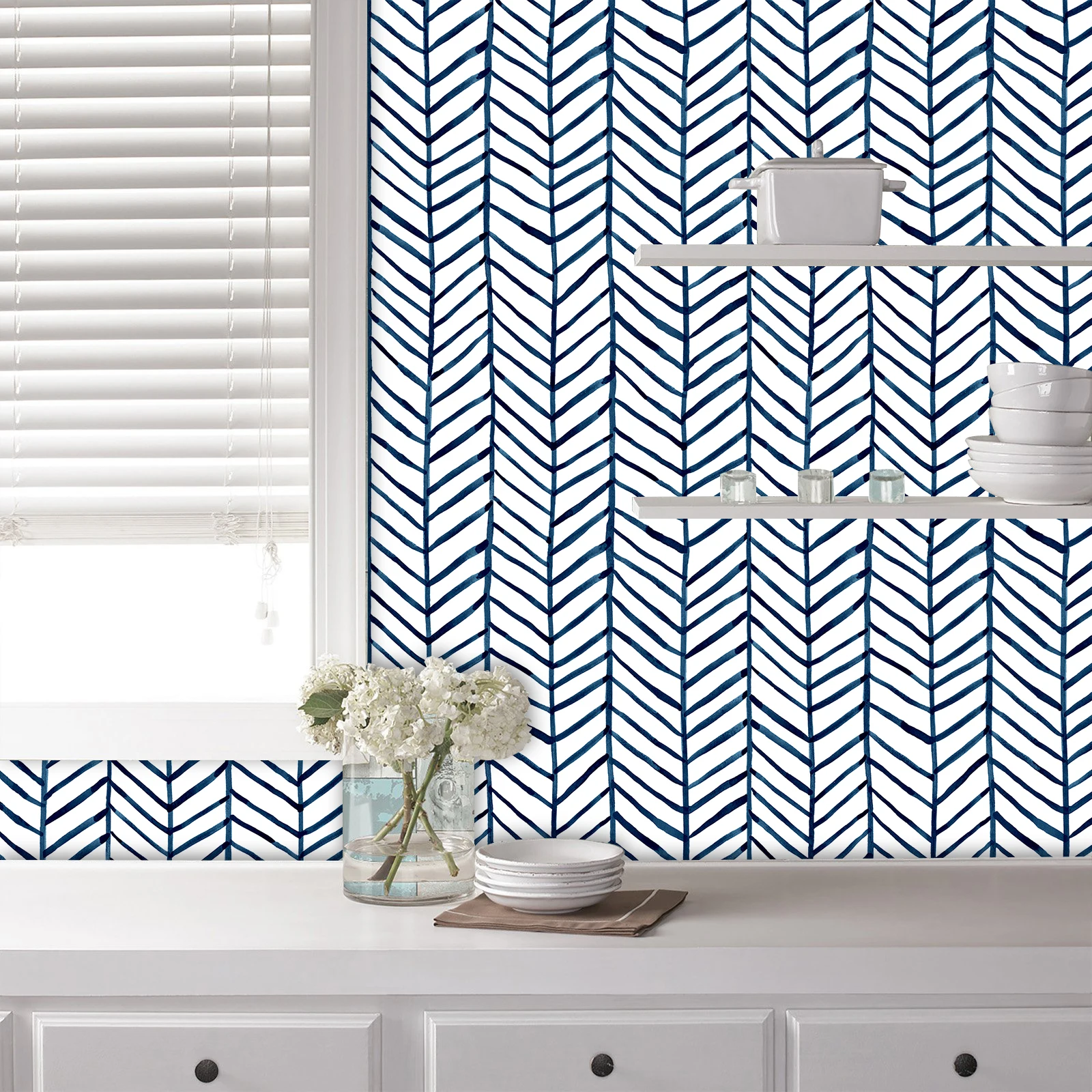 1 Stück moderne Streifen-Tapete zum Abziehen und Aufkleben, blau-weißes Fischgrätenmuster, selbstklebendes Vinyl-Kontaktpapier für Kinderzimmer, Heimdekoration