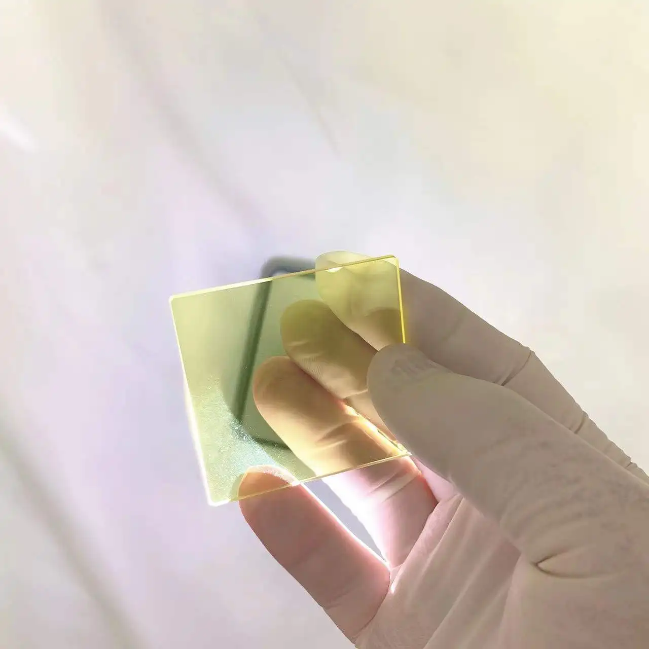 Square Size Light Yellow Color 50x50x2mm 445nm Holmium Optical Glass HOB445(HY1)