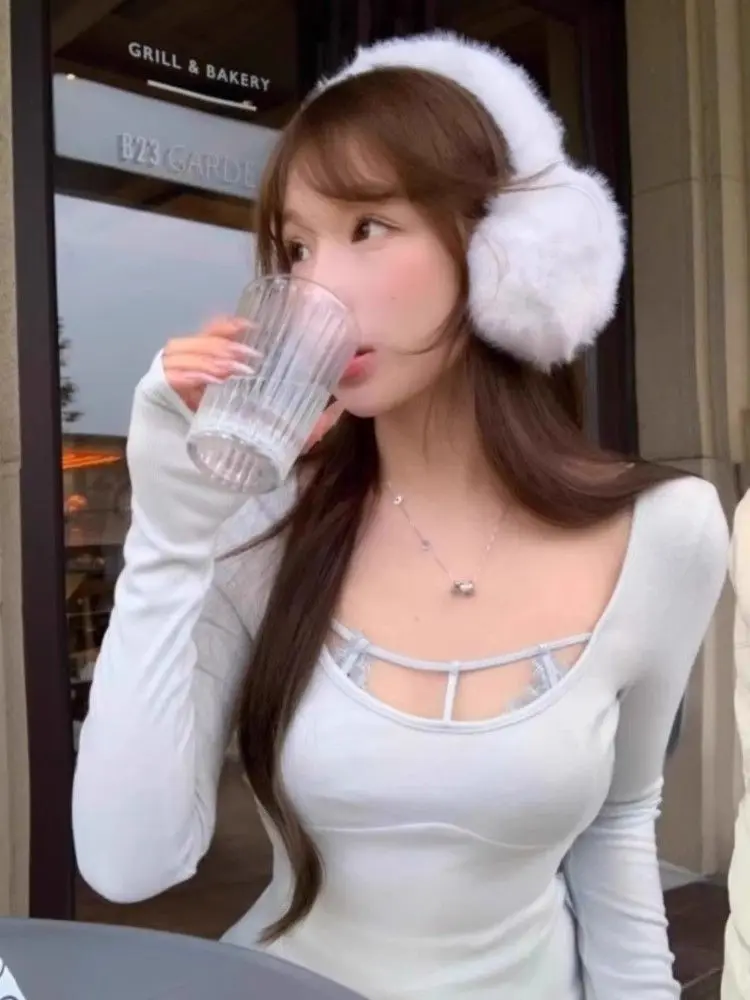 

Sweet/cute style with plush warm lace fake two piece long sleeved women's T-shirt autumn and winter slim fit unique women's top