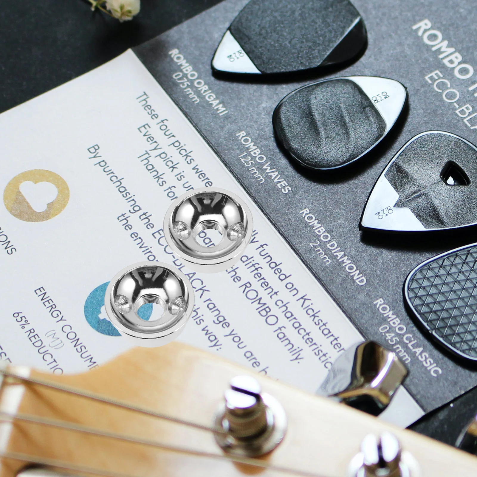 

2Sets Metal Guitar Jack Plates Electric Guitar Input Jack Plates with Screws Sturdy Non-Burr Design for Easy Installation Noise