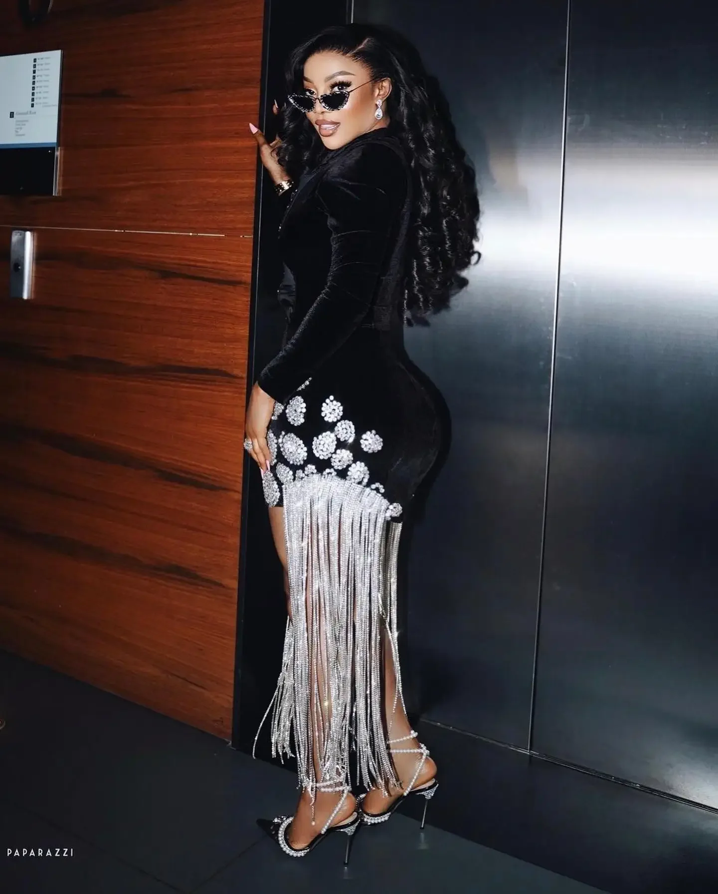 Sexy vestido de festa bainha v profundo frisado feito sob encomenda vestidos de baile borlas manga cheia curto formal vestidos de noite veludo preto