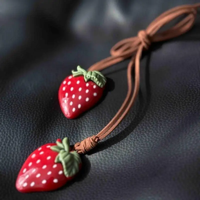 

New Cute Strawberry Bag Pendant Braided Strawberry Ornaments Creative Keychain Strawberry Car Hanging Adjustable Bag Decoration