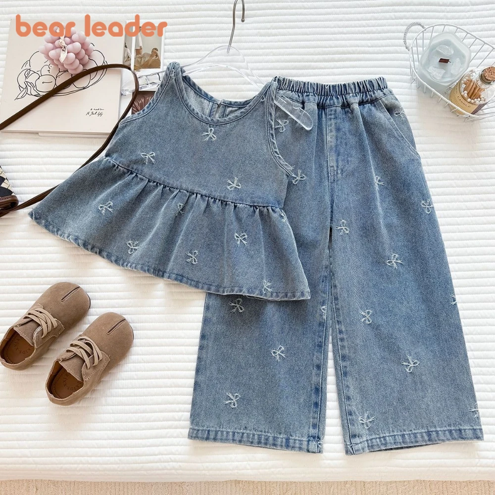 

Летняя одежда для девочек Bear Leader, синяя джинсовая детская одежда в корейском стиле, модный топ без рукавов с бантом и лоскутным узором + комплект с брюками