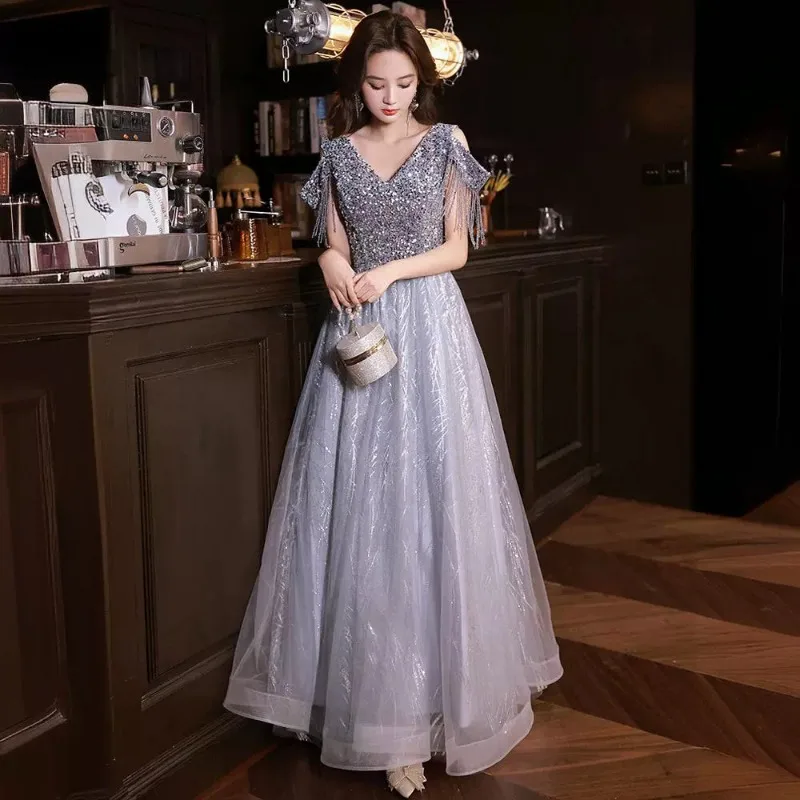 

Вечернее платье, женское, для экзаменов по искусству, серебристое, длинное, новая коллекция Весна 2026, с пайетками, для дня рождения, элегантное, для светских мероприятий, стройнящее фигуру