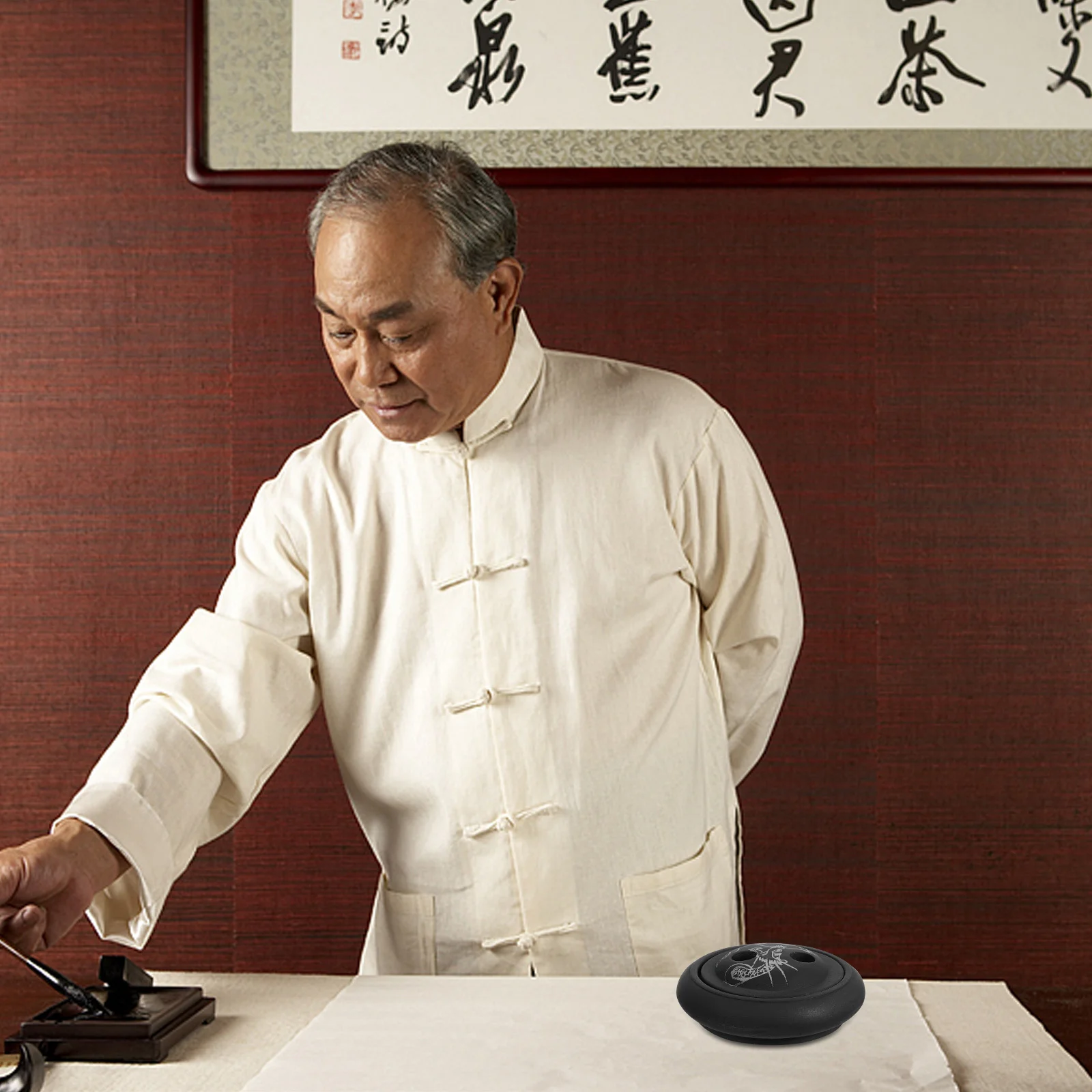 

Portable Round Ink Dish with Cover Calligraphy Practice Inkstone Smooth Grinding Surface for Artists Students Home Classroom Use