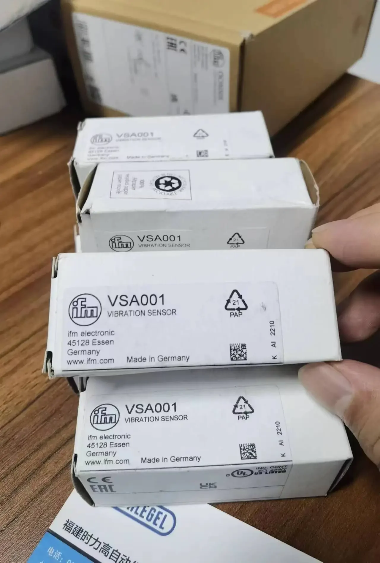 

Brand new original VSA001 VSA005 VSA004 VSA006 vibration sensor in stock